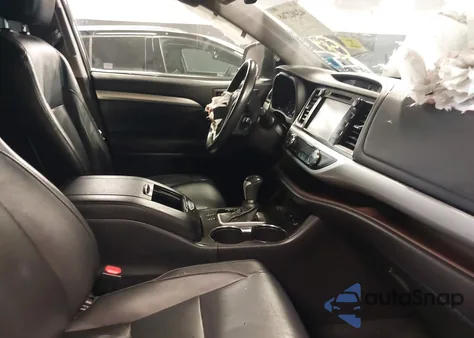 2018 Toyota Highlander Xle from USA, damaged, VIN 5TDJZRFH9JS494224